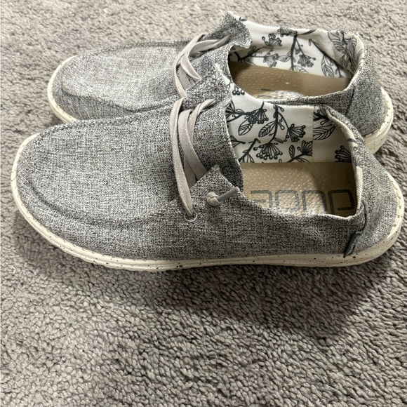 Hey Dude Women’s Gray Slip-On Loafers - Picture 2 of 6